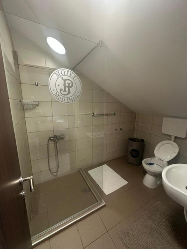 Jp Motel Mali Pariz Bor Extérieur photo