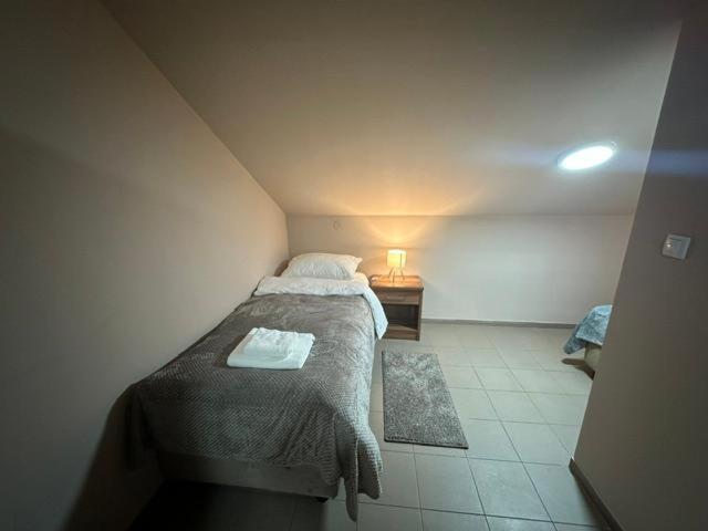 Jp Motel Mali Pariz Bor Extérieur photo