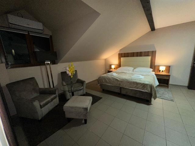 Jp Motel Mali Pariz Bor Extérieur photo