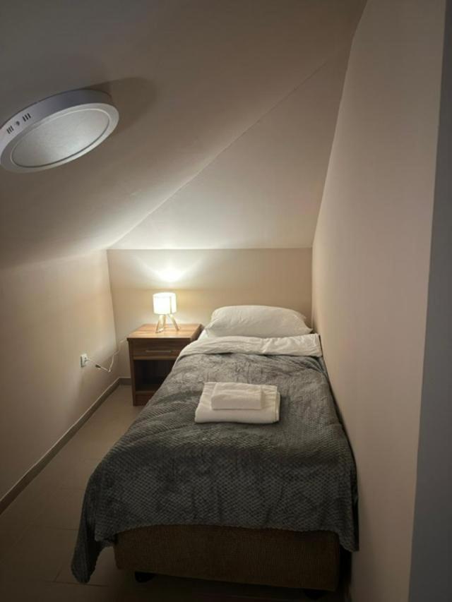 Jp Motel Mali Pariz Bor Extérieur photo