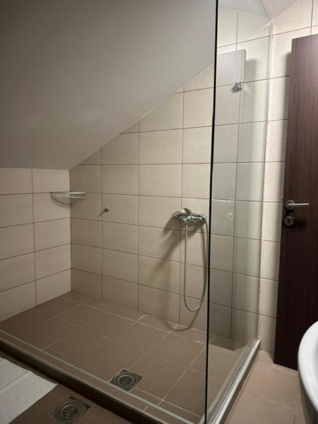 Jp Motel Mali Pariz Bor Extérieur photo